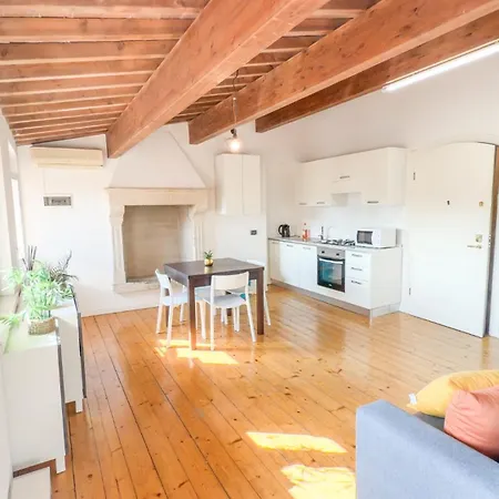 Sky View Residenza - Roofview Free Parking Apartment